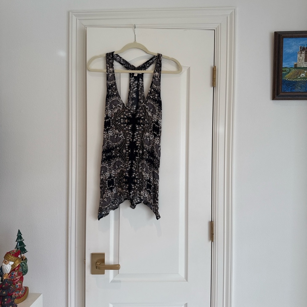 Ella moss black and white tank top